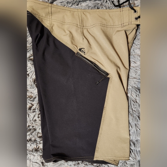 Quicksilver Boardshorts Size 30 Men's - Picture 4 of 9